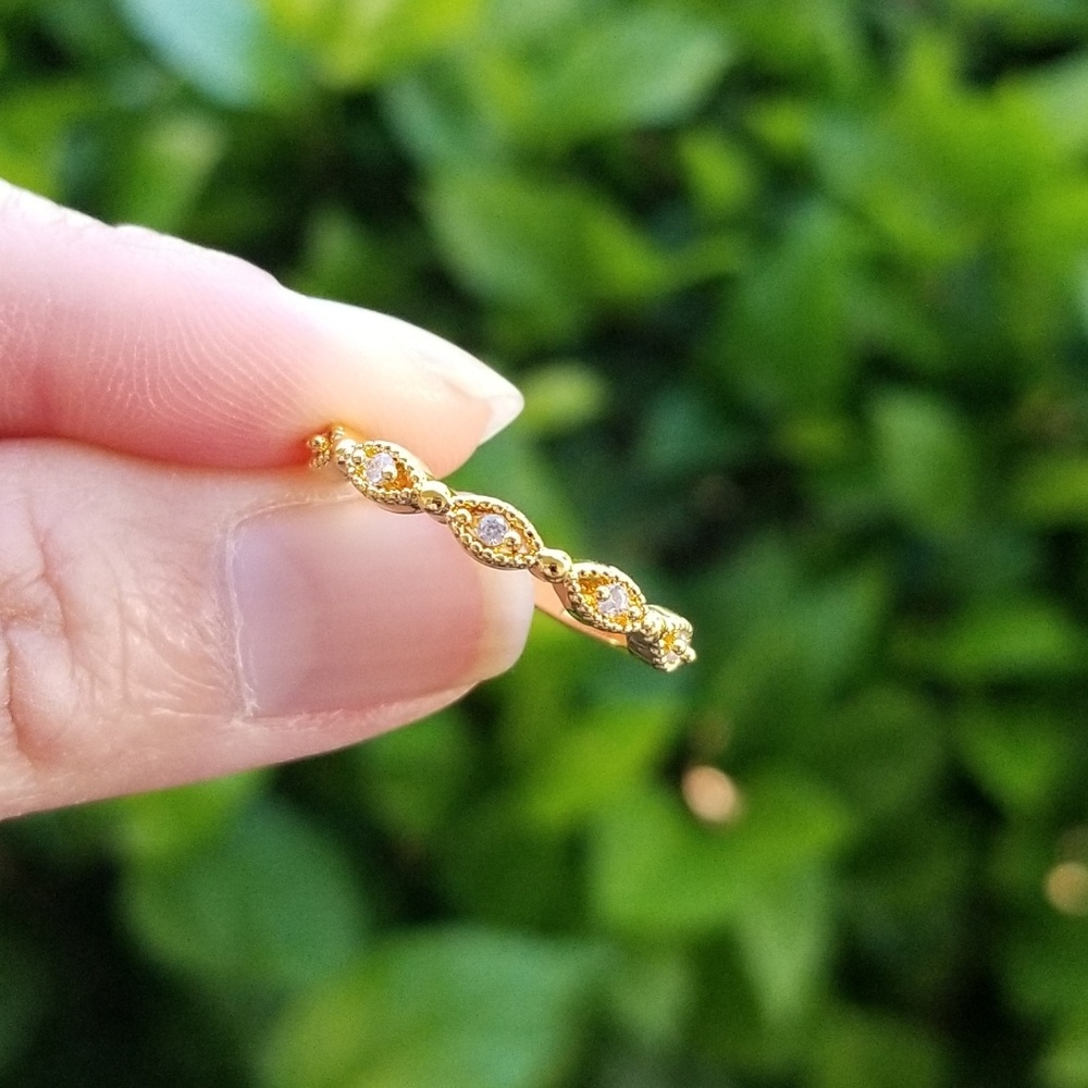 💎NEW💎 DAINTY GOLD PLATED SIMULATED DIAMOND RING - Picture 3 of 5